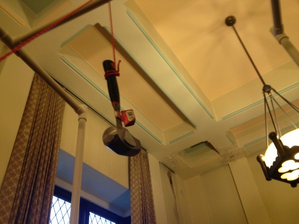Testing the load-capacity of the shower frame