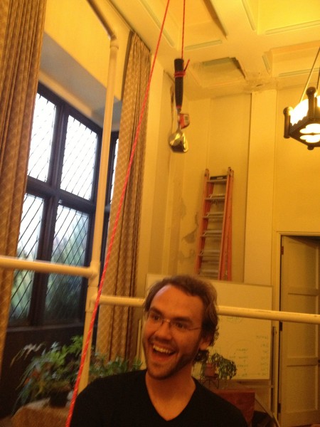 Testing the load-capacity of the shower frame
